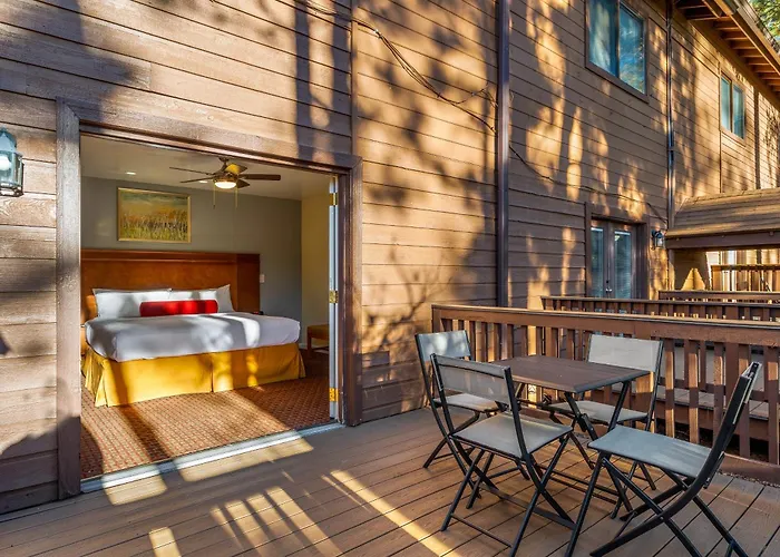 Pine-santa Fe By Roundhouse And Apartment Indian Pine